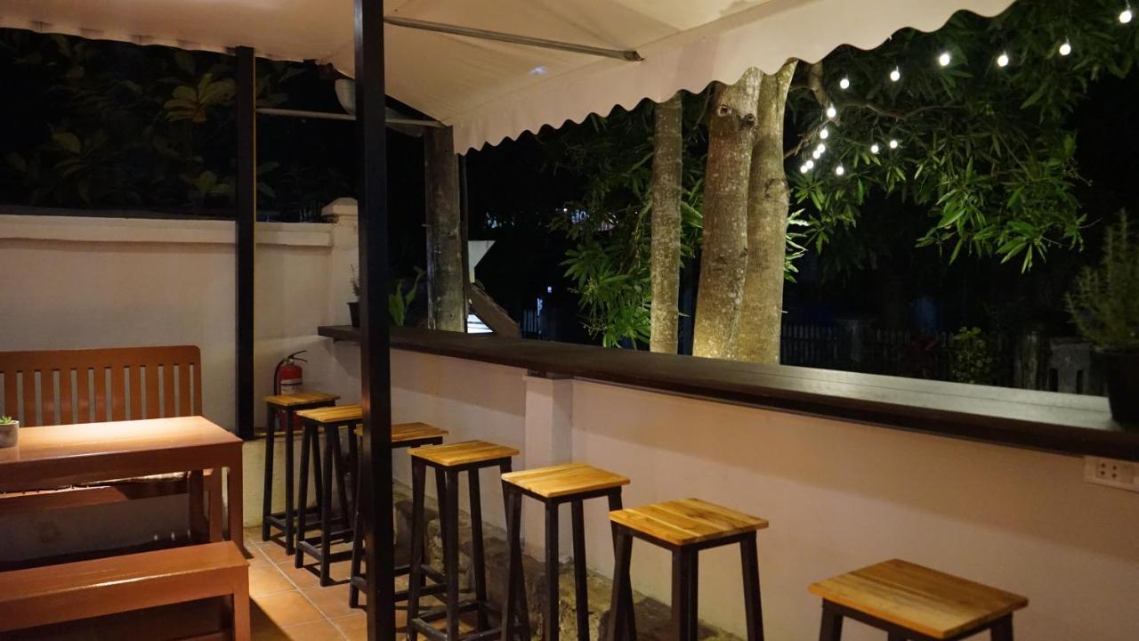 Downtown Hostel หลวงพระบาง ภายนอก รูปภาพ